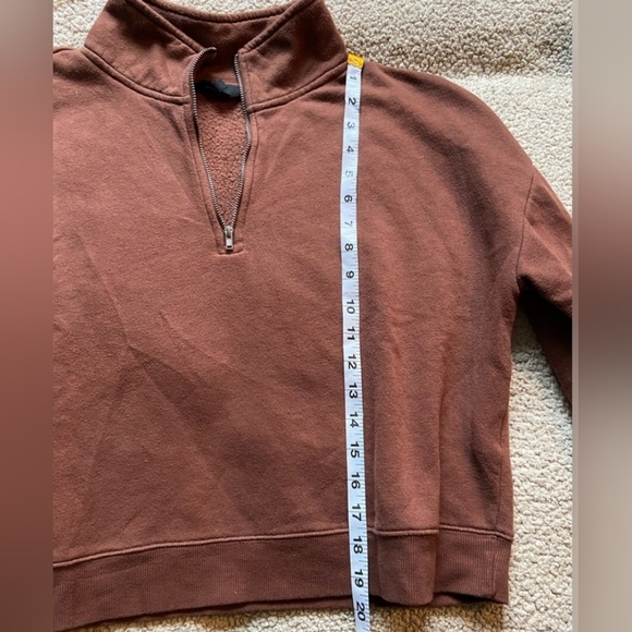 No Boundaries size large soft brown cropped sweater - Picture 3 of 3